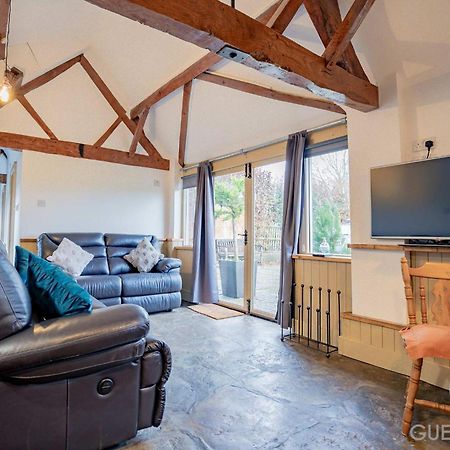 Host & Stay - Snodsbury Barn Upton Snodsbury Bagian luar foto